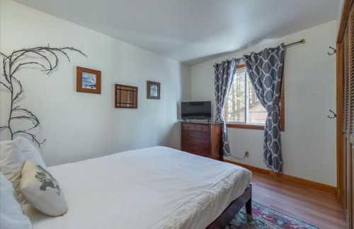 Lakeside Serenity Retreat - Photo 7