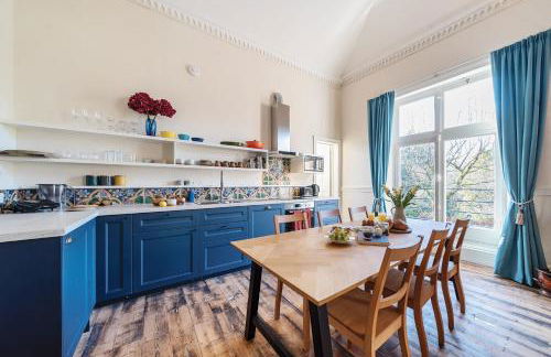 Artist's Studio - Photo 2