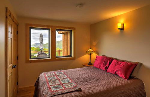 Naples Cabin with Lake Views and Wraparound Deck! - Foto 13