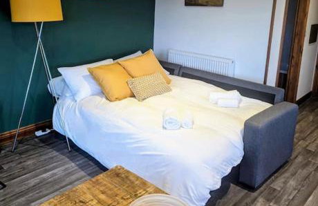 Woodpecker Lodge- A Pet Friendly Rural Retreat - Photo 37