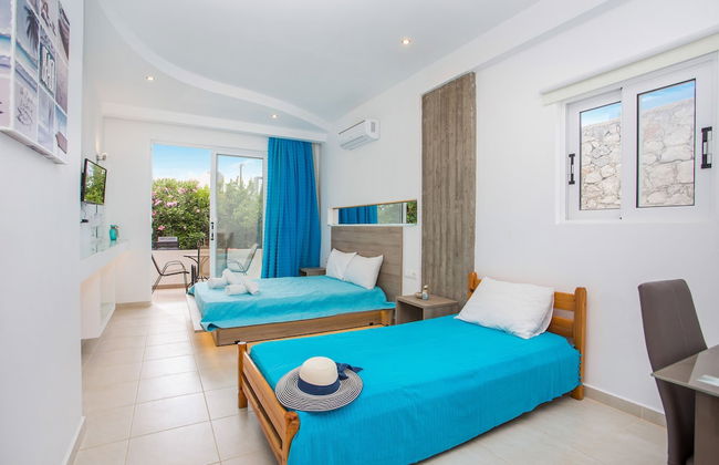 Stay Helios - Aparts & Pool Suites - Photo 14