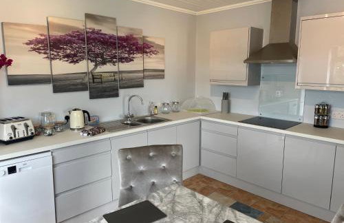 Beautiful 3-Bed House in Sunny Killough Down - Foto 13