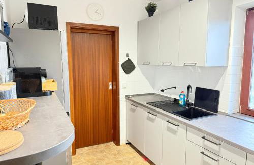 Frankfurt Work and Rest- 4 Bedrooms- 2 WCs- free Parking- 5 Queen size beds- Fast WiFi- roller shutters - Foto 51