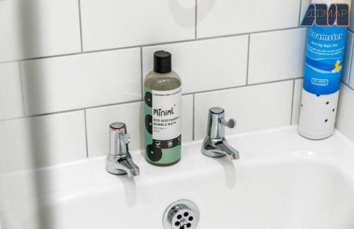 4 Bed Flat With Parking Sleeps 8 in Fife - Foto 30