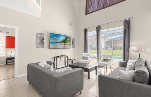 Large Spacious Home w Private Pool & Hot Tub - Photo 10