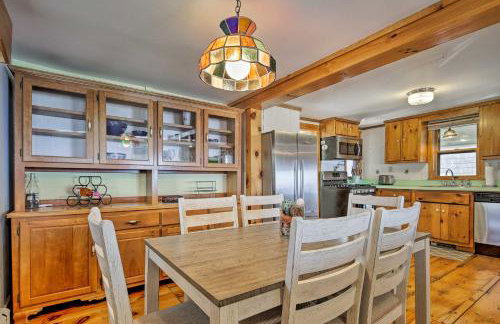 Oceanfront Cape Cod Home with Porch, Yard and Grill! - Foto 6