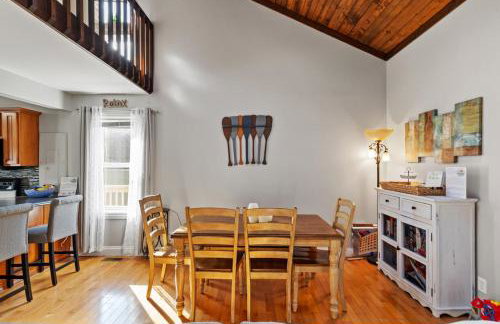 Little blue house on the lake - Photo 20