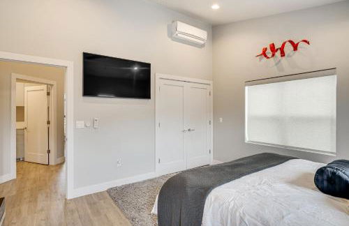 Road America Retreat Modern Villa with Garage! - Foto 17