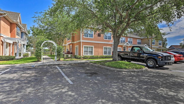 Kissimmee Retreat w/ Pool Access, 10 Mi to Disney - Foto 3, Interior