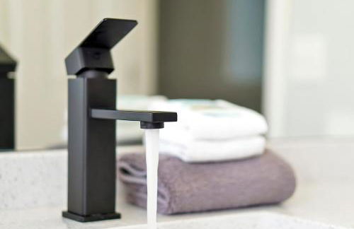 Walkin' on Sunshine - 5 bed pool home in Terra Verde Resort near Disney - Foto 49