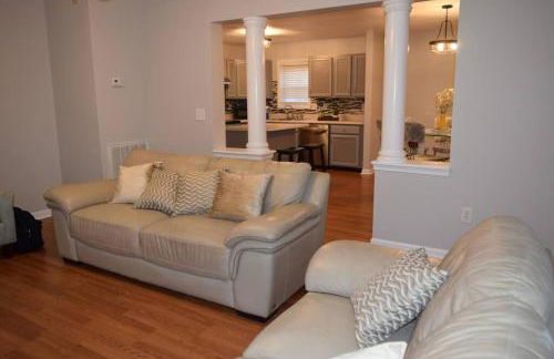 Home In Greenville 4 bedrooms, 4 beds, 2 baths - Foto 11