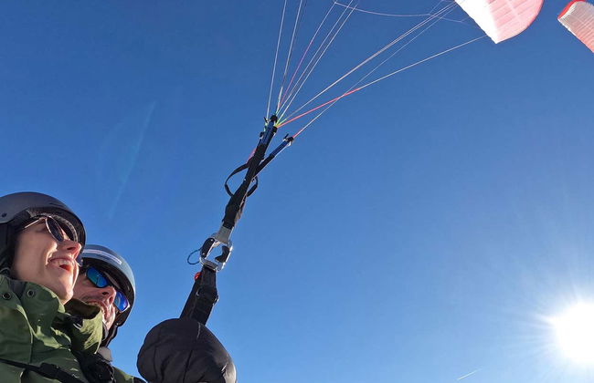 Volo in parapendio sulle Alpi svizzere - Foto 12