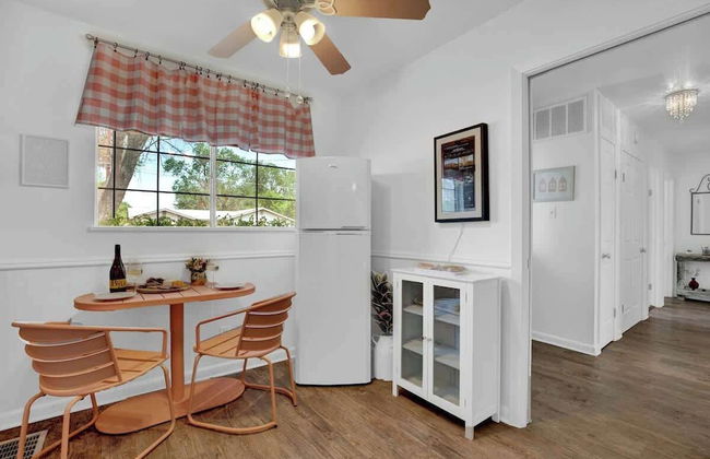 Willkommen to Pink Haus 1 Mile to Main Street! - Foto 28