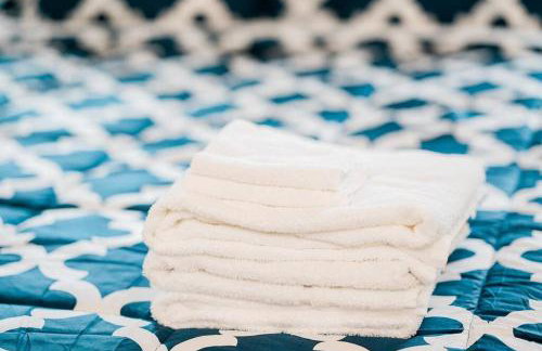 Comfortable and Walkable - Off-Street Parking - Foto 14