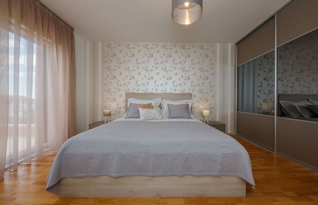 Luxury Secluded Villa w. Pool, Jacuzzi and Garden - Photo 10