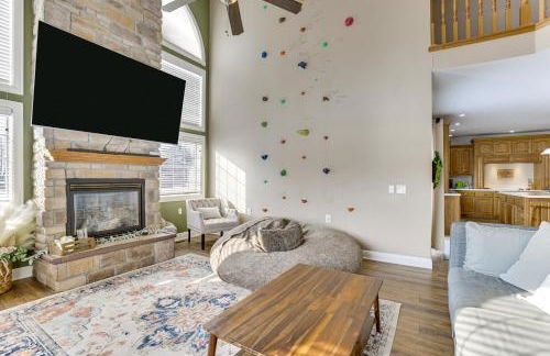 Family Home on 9 Acres! Climbing Wall and Gym - Foto 3