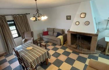 Villa María, casa rural en Cazalla de la Sierra. - Photo 10