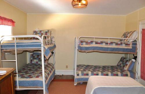 The Mountain House - An Oasis in Town! Summer Sleeps 10! - Foto 13