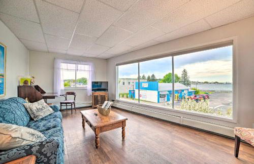 Walkable St Ignace Condo with Lake Huron Views - Foto 1