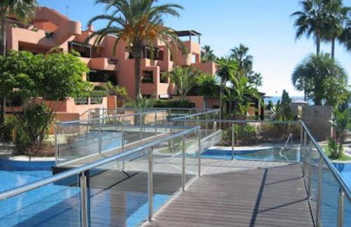 HAPPY Luxury Apartment - Beachside in Mar Azul, Estepona - Photo 34