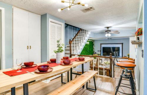 Aggie Game Day Retreat about 1 Mi to Texas A and M! - Photo 10