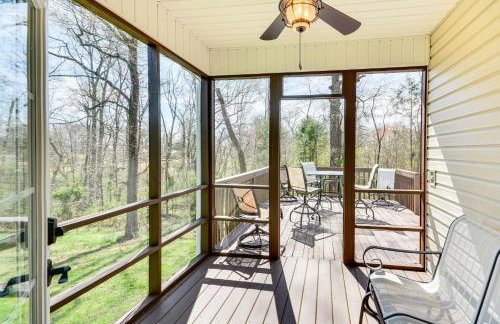 Bright and Elegant Home in High Point with Deck! - Foto 27