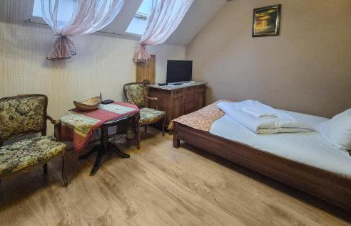 2 Bedroom Amazing Apartment In Obryta - Foto 5