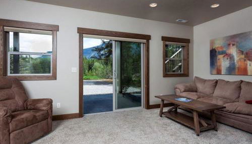 Family-Friendly Cabin Rental with Mountain Vistas near West Glacier, Montana - Foto 3