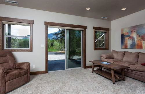 Family-Friendly Cabin Rental with Mountain Vistas near West Glacier, Montana - Foto 3