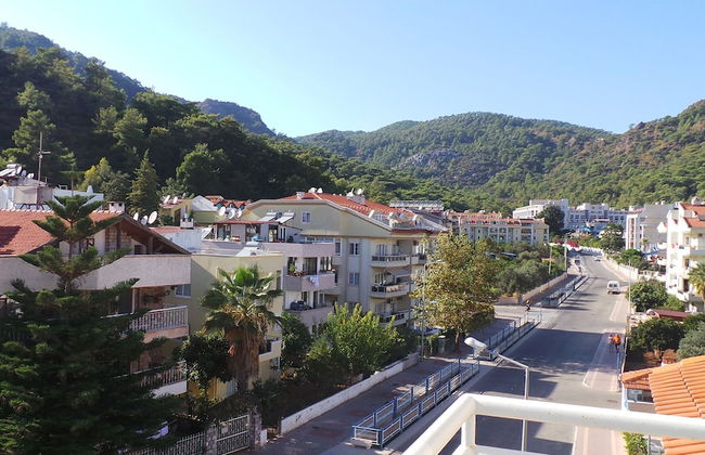 Family Apart - Photo 45