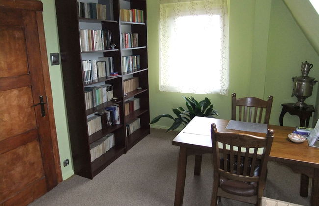 If you Want to Explore Lower Silesia, Sunny Apartment is the Perfect Location - Foto 8