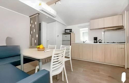 Bungalow confortable à Nans-les-Pins avec piscine partagée - Photo 2