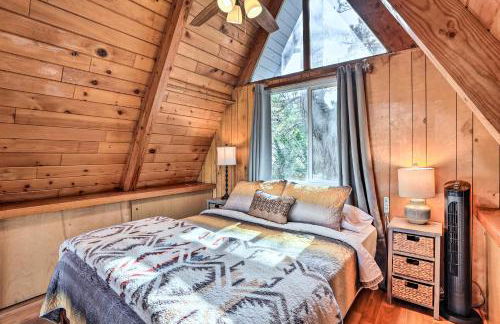 Cozy A-Frame with Hot Tub Near Arrowbear Lake! - Foto 12