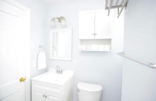 Spacious Home with Parking, Laundry - Near RU, RWJ, NJ Transit - Foto 35