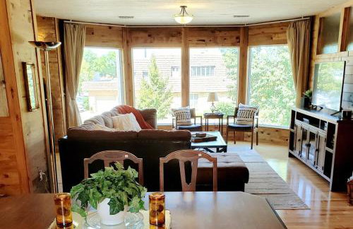 THE LOFT 3 level urban cabin with a HUGE patio! - Foto 13