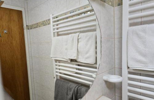 Rückzugsort mit Bergblick in Baiersbronn-Obertal - beheizter Wintergarten & kostenfreier Parkplatz - 70qm Ferienwohnung - Foto 61