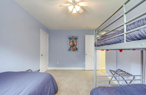 Plymouth Getaway with Private Lake Beach and Kayaks! - Foto 19