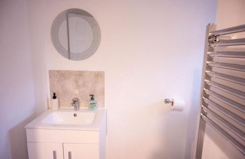 Conyngham Villa, Luxury Detached House, 6 Beds, 4BR,Large garden, Parking - Sleeps 8 - Foto 14