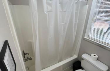 Spacious Gorgeous 3bd home with large deck Close to EVERYTHING - Foto 16