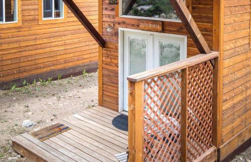 Iron Horse Cabin at Base Camp Lodging Company - Foto 10