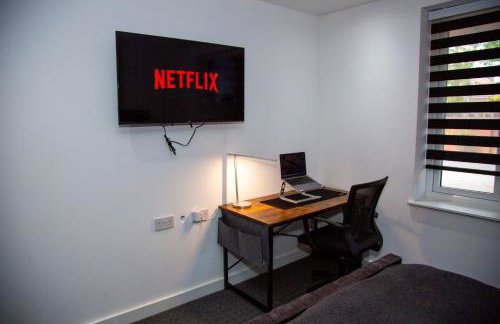 Luxury 2 Bed West London, Free Parking - Photo 13