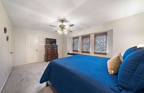 Relax and Play 3BR Retreat w Sunroom - Foto 20