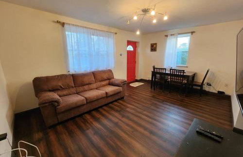 RentalsOP NJ01 Full house minutes from NYC, near to metlife, American Dream - Photo 2