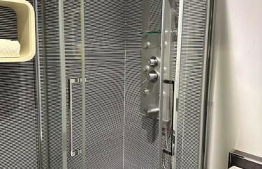 Renovado com AC, 2 WC completos, terraço e garagem - Foto 21