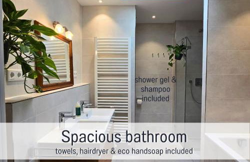 Baham-Apartment Nuernberg - including hot tub, sauna, massage chair, roof terrace, barbecue - metro 15 min, exhibition center 8 min walk - Foto 11