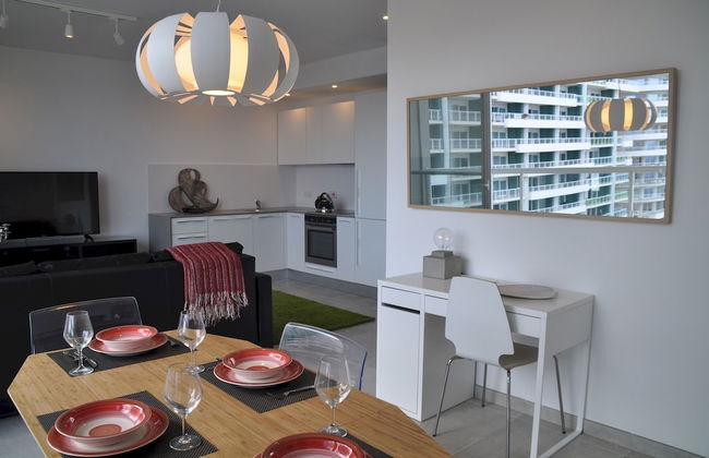 Modern Seaview Apartment In a Prime Location - Photo 5