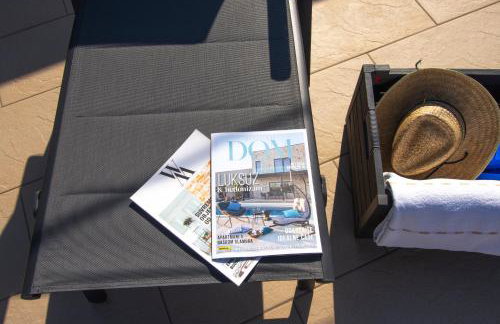 Spacious villa for 10 with a big private pool - Photo 45