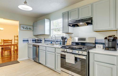 Spacious Home with Patio 8 Mi to Dtwn Decatur - Foto 9