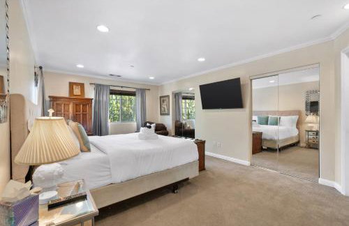 New Listing Burbank Retreat by Colby & Conrad - Foto 18