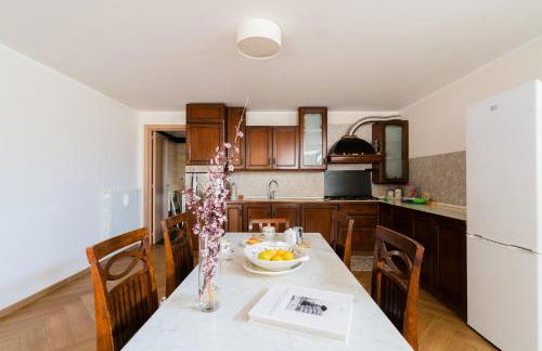 Intera villa ad uso esclusivo con 2 bagni 4 camere da letto,garage,giardino,area fitness,lavatrice,wifi - Foto 15